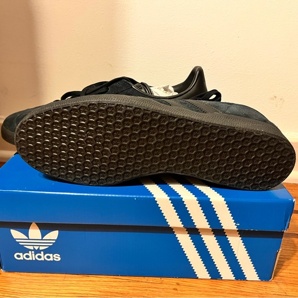 adidas gazelle silver green womens Adidas Gazelle Triple Black